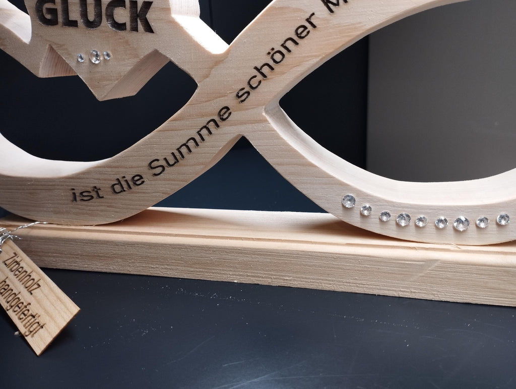 Zirbenholz - Unendlichkeit mit Herzen und Zirkonia Strass Steinen