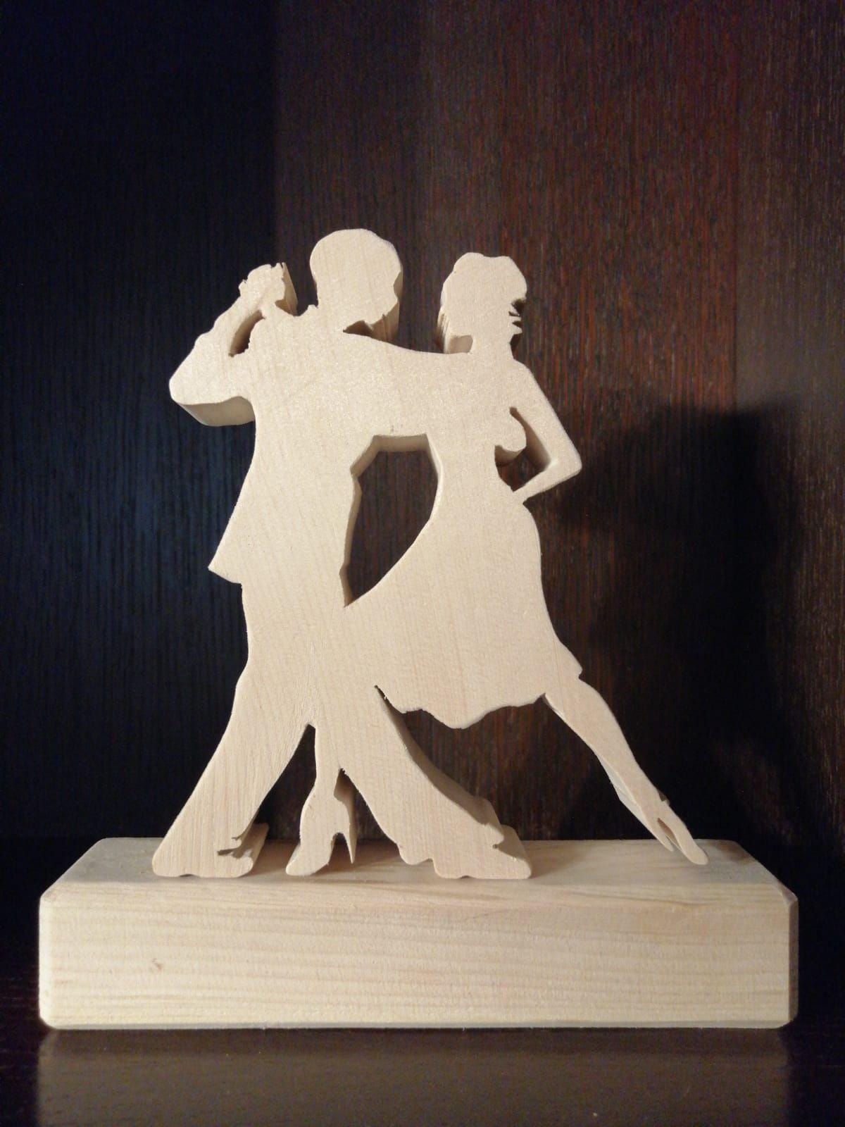 Tanzpaar aus Zirbenholz