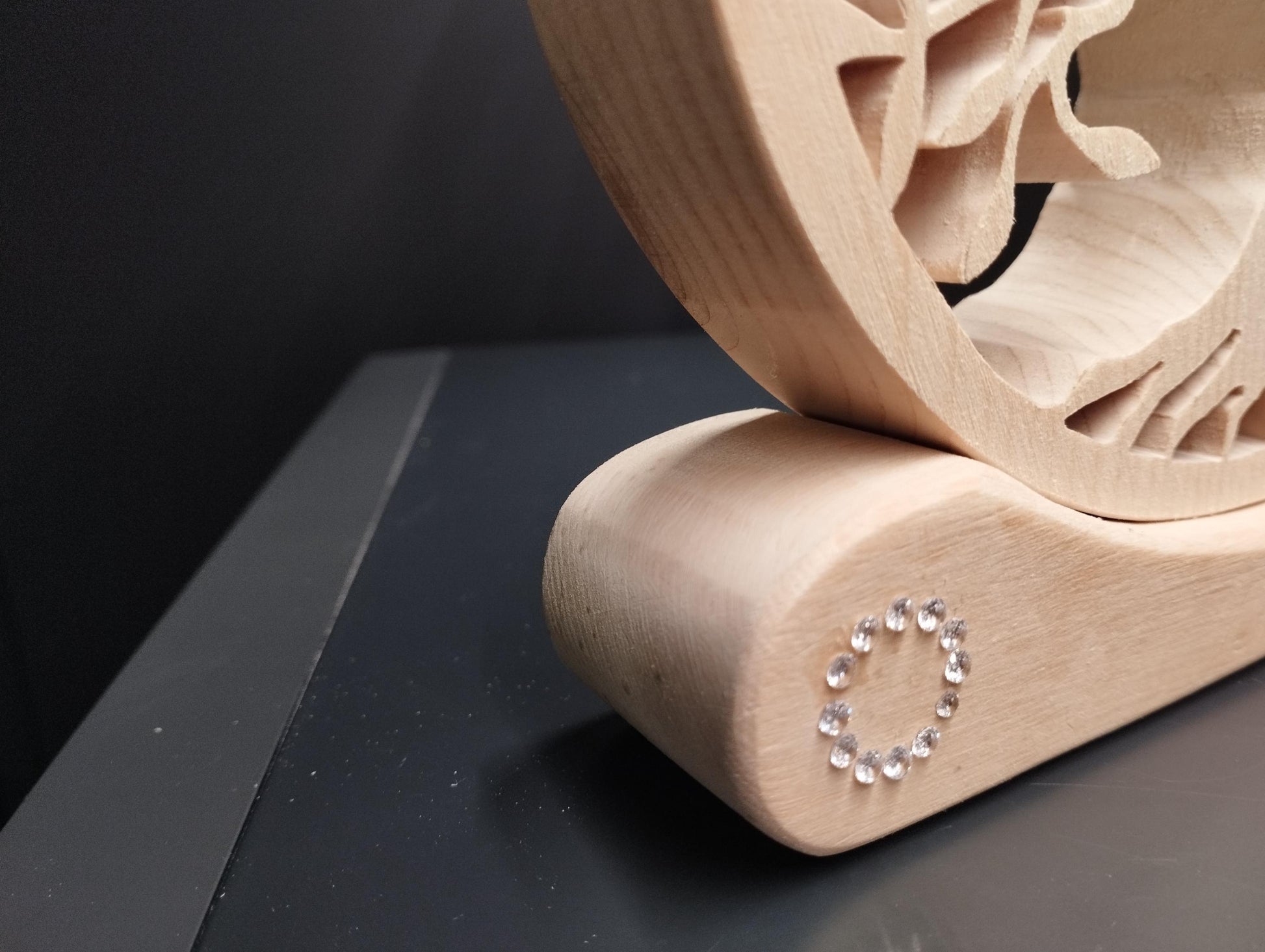 Lebensbaum aus Zirbenholz  mit Swarovski-Strass