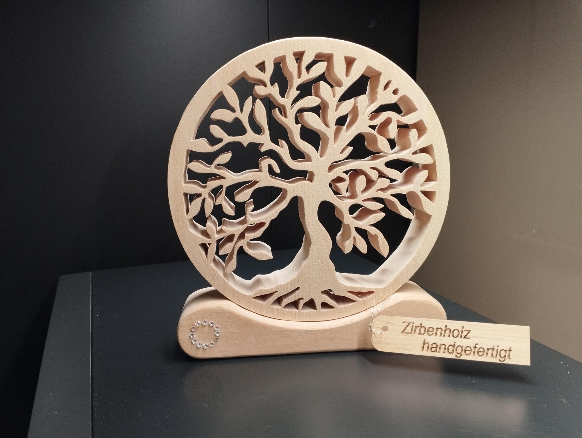 Lebensbaum aus Zirbenholz  mit Swarovski-Strass