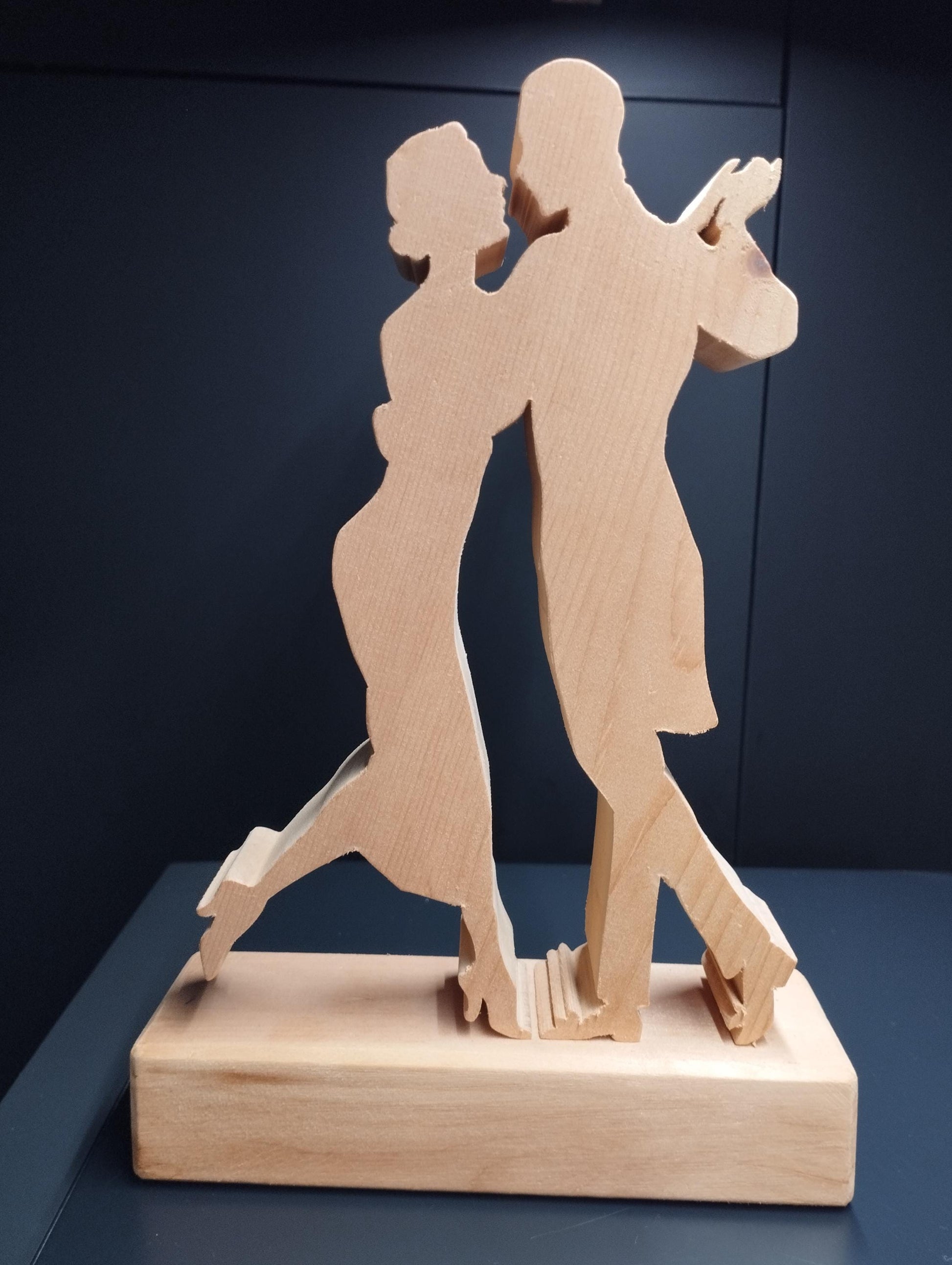 Tanzen Tango aus Zirbenholz