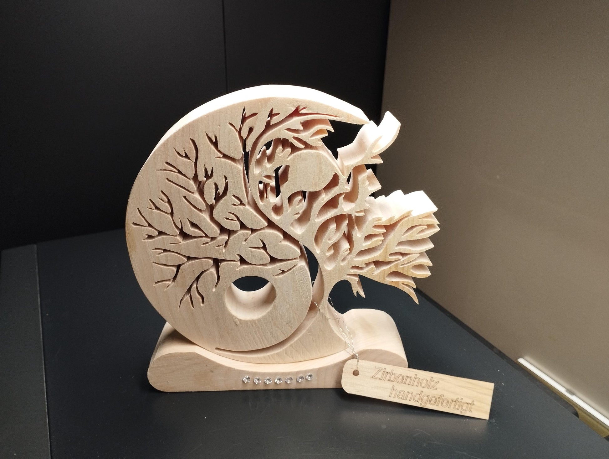 Lebensbaum aus Zirbenholz  mit Swarovski-Strass