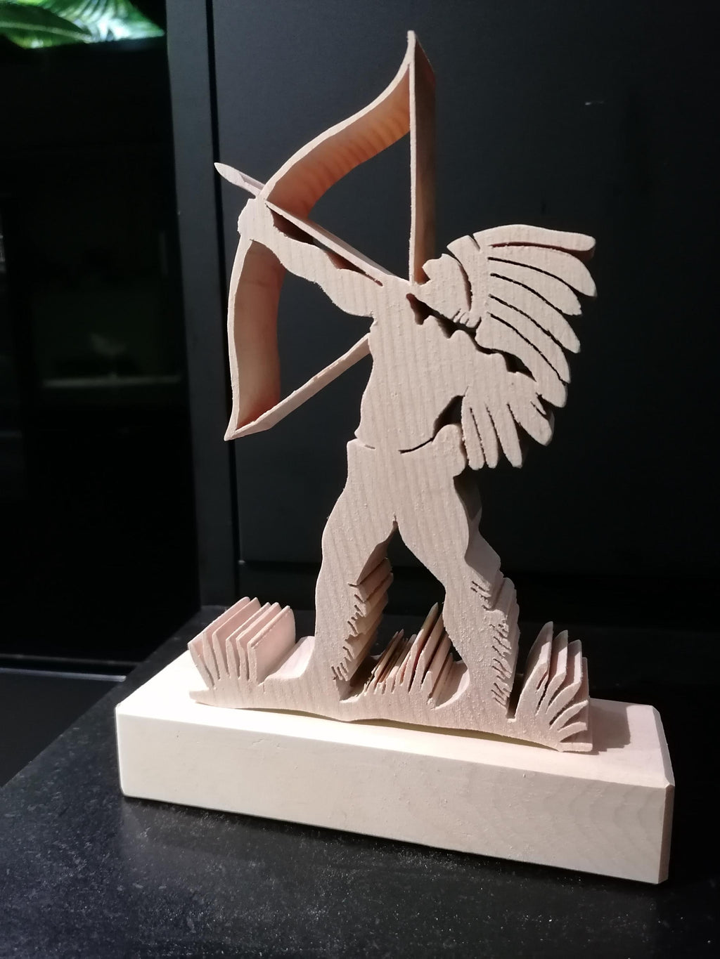 Zirben-holz Indianer amit Pfeil und Bogen