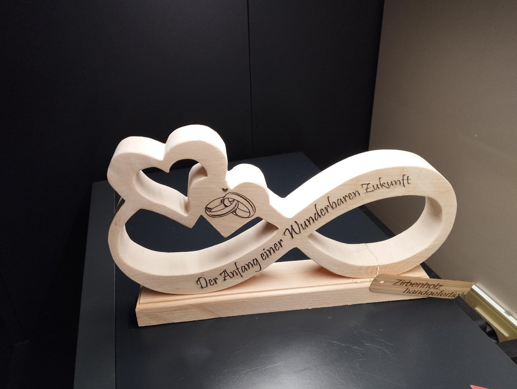 Zirbenholz - Unendlichkeit mit Herzen