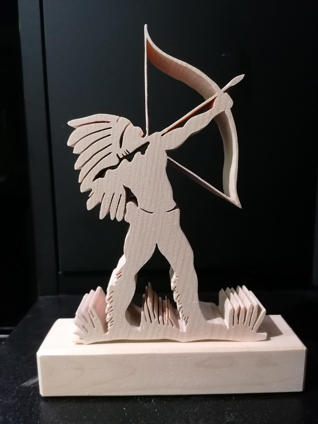 Zirben-holz Indianer amit Pfeil und Bogen