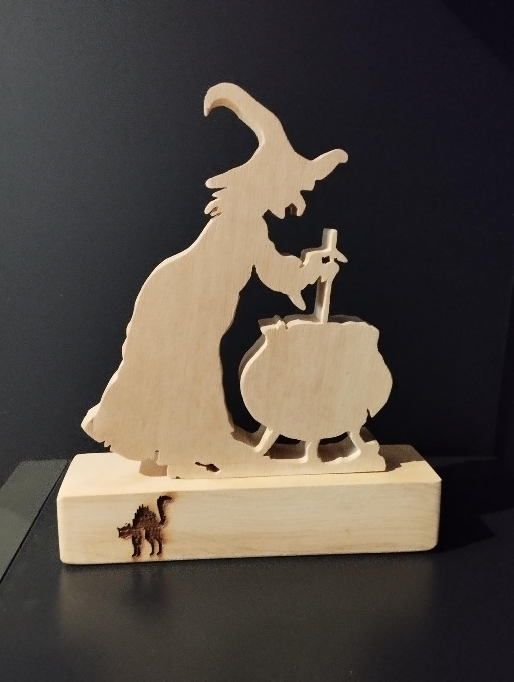 Hexe 1 aus Zirbenholz