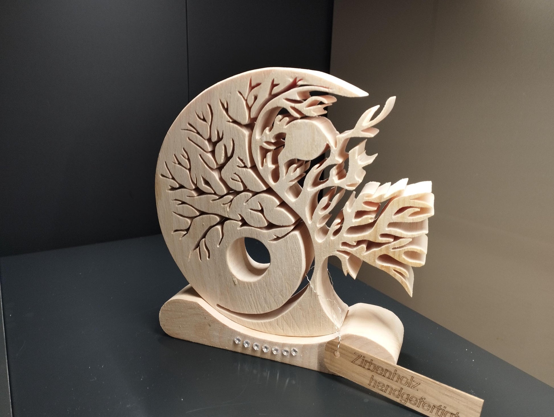 Lebensbaum aus Zirbenholz  mit Swarovski-Strass