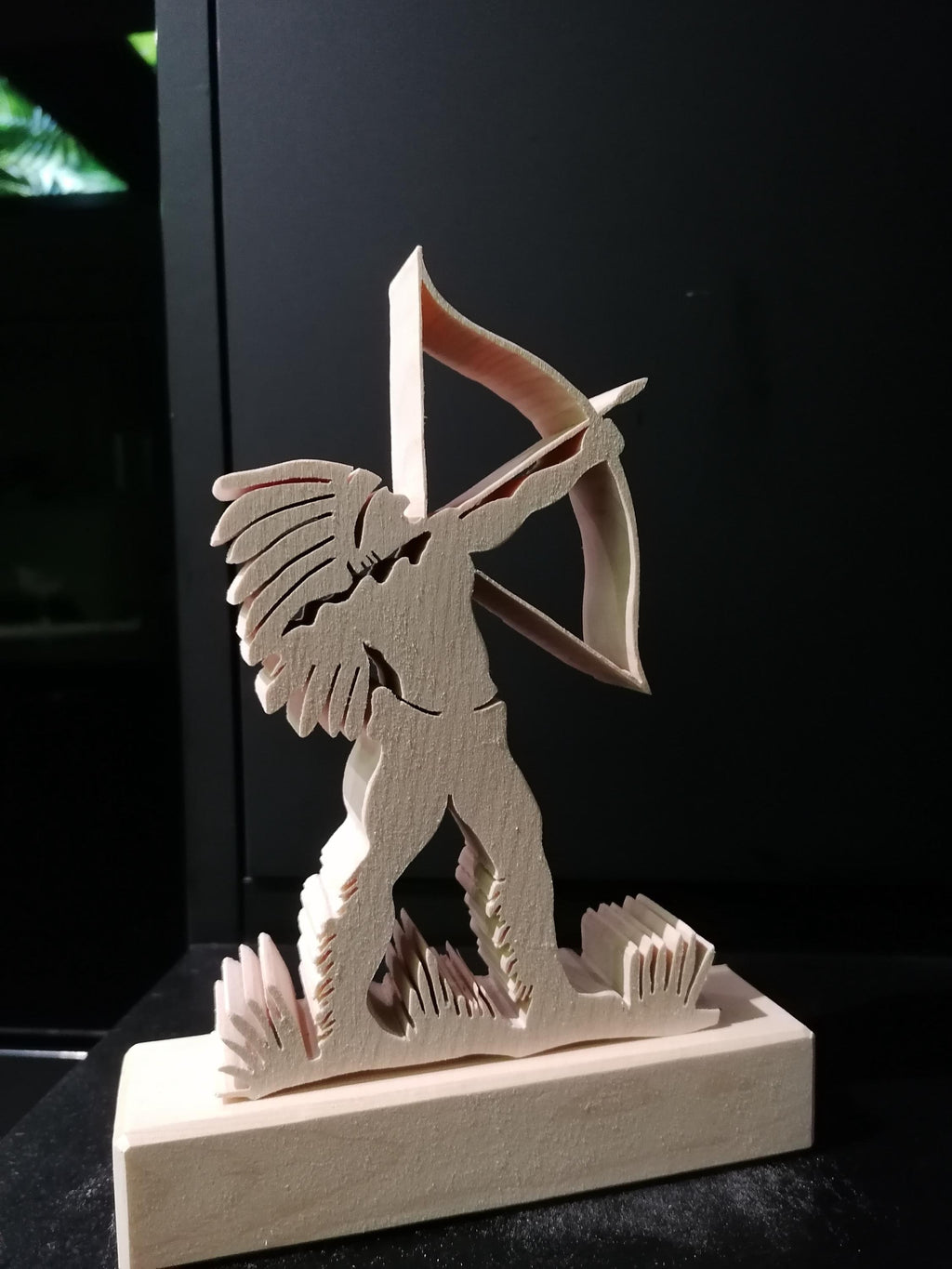 Zirben-holz Indianer amit Pfeil und Bogen