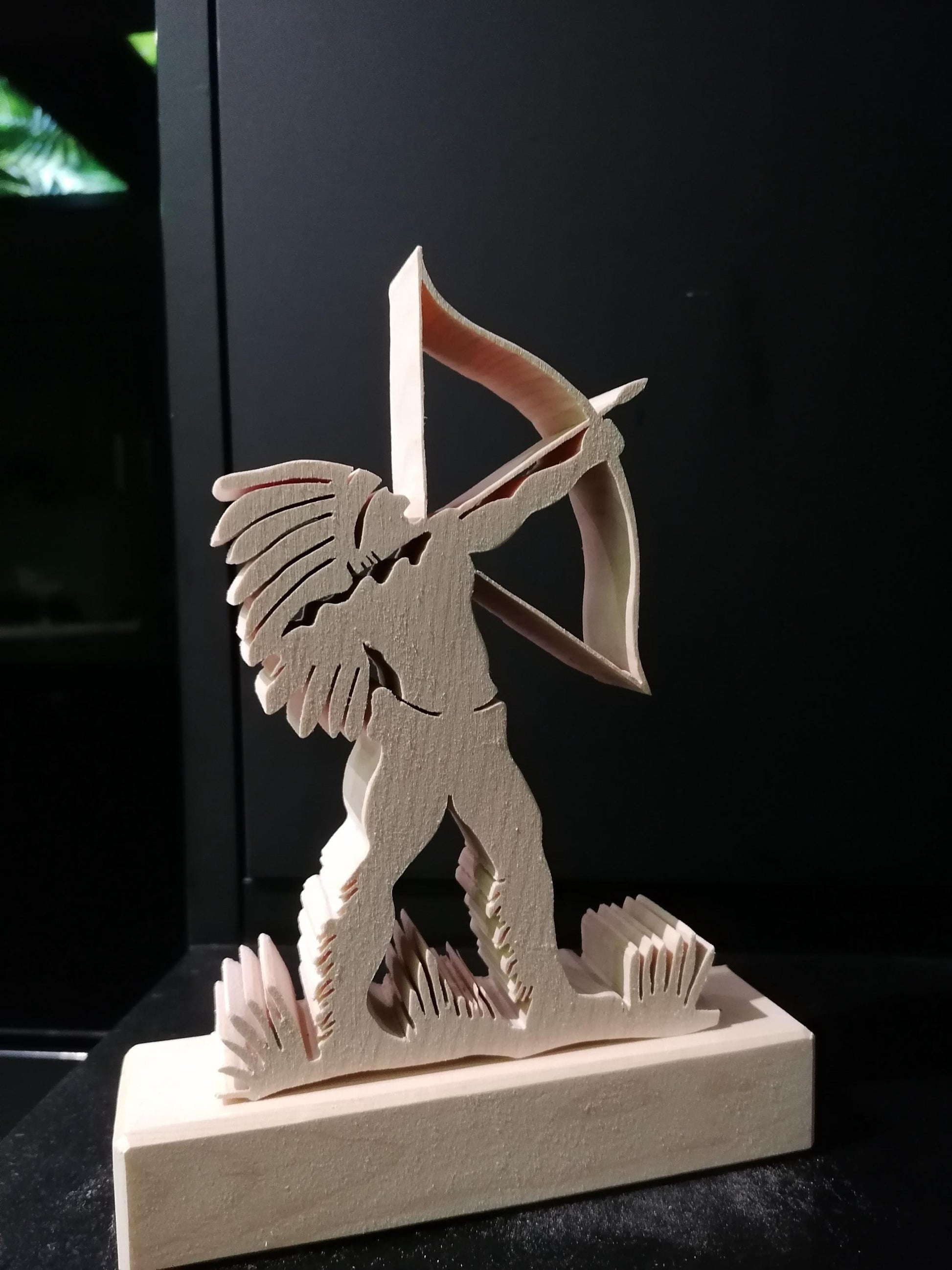 Zirben-holz Indianer amit Pfeil und Bogen