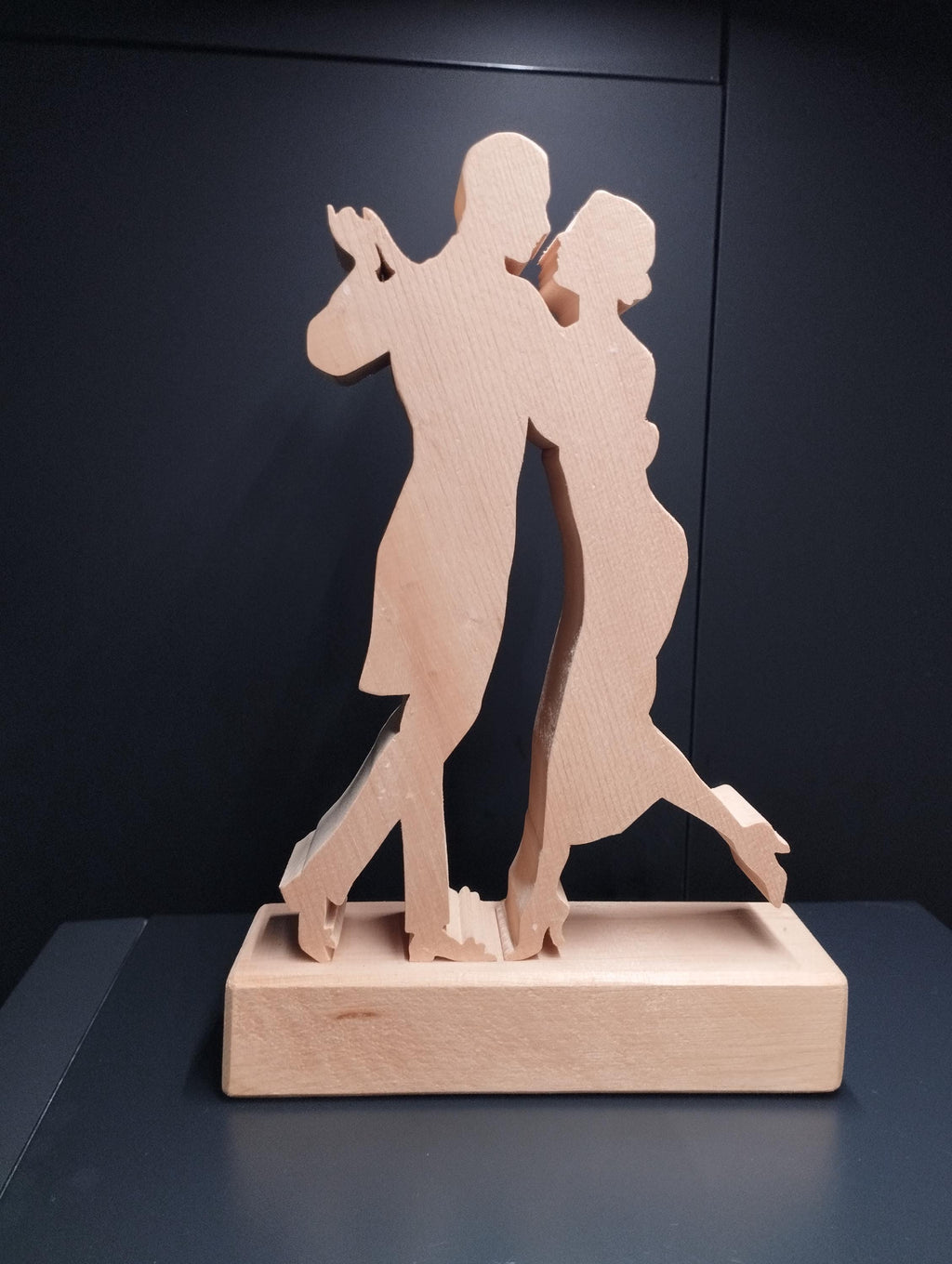 Tanzen Tango aus Zirbenholz