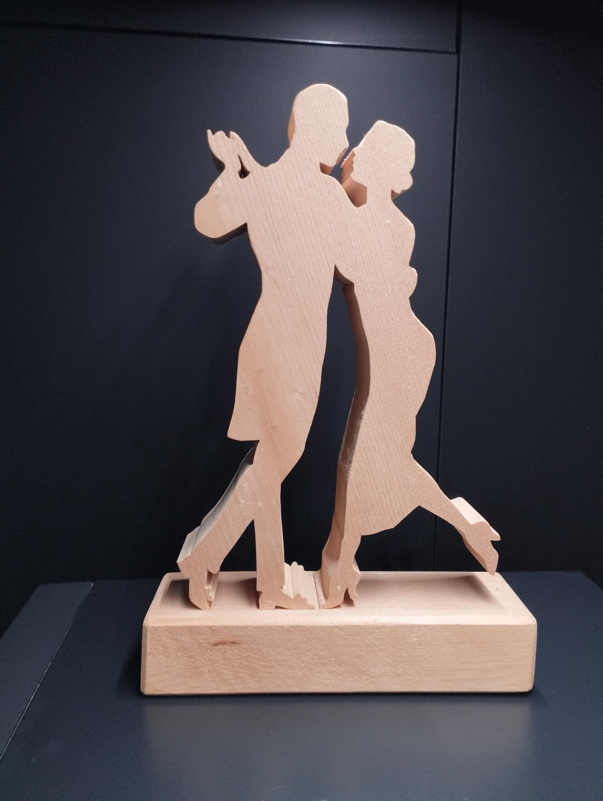 Tanzen Tango aus Zirbenholz